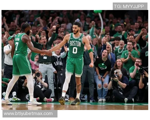 塔图姆谈绿军主场氛围只升冠军旗和退役号的背后意义