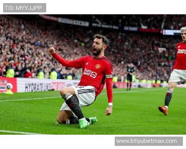 太阳报分析曼联与曼城对决阵型姆伯莫领衔锋线B费回归核心位置